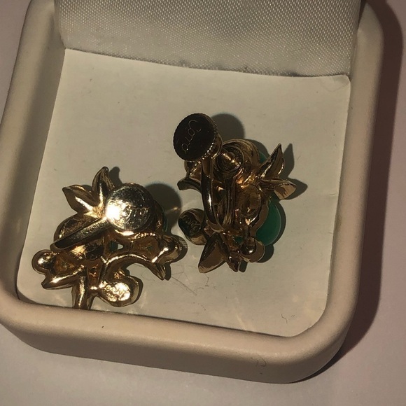 VTG Coro Green Lucite Gold Tone Screw Clip On Earrings .6” - Picture 6 of 7
